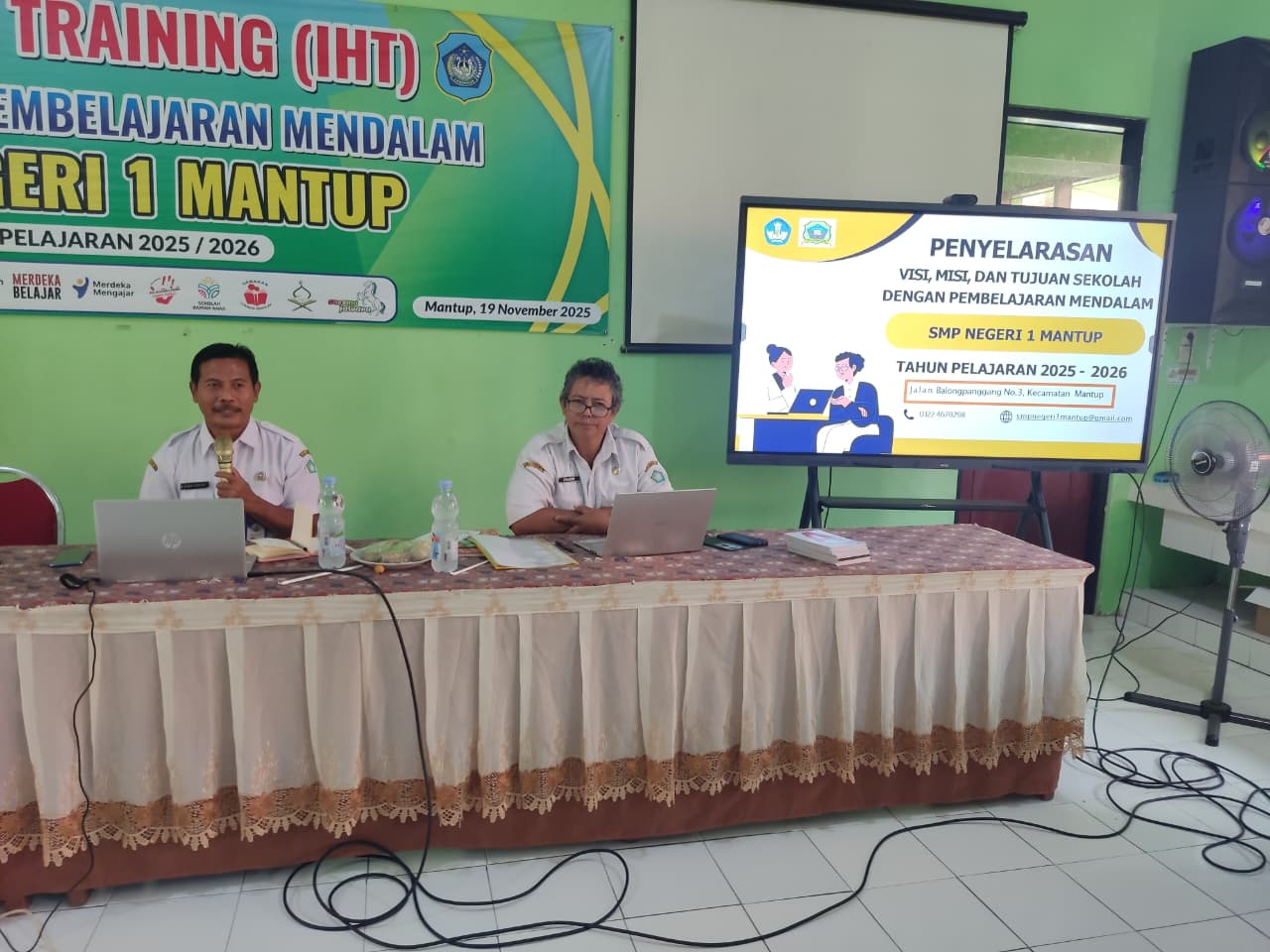 Kepala SMP Negeri 1 Mantup Gelar Kegiatan Penyelarasan Visi dan Misi Sekolah