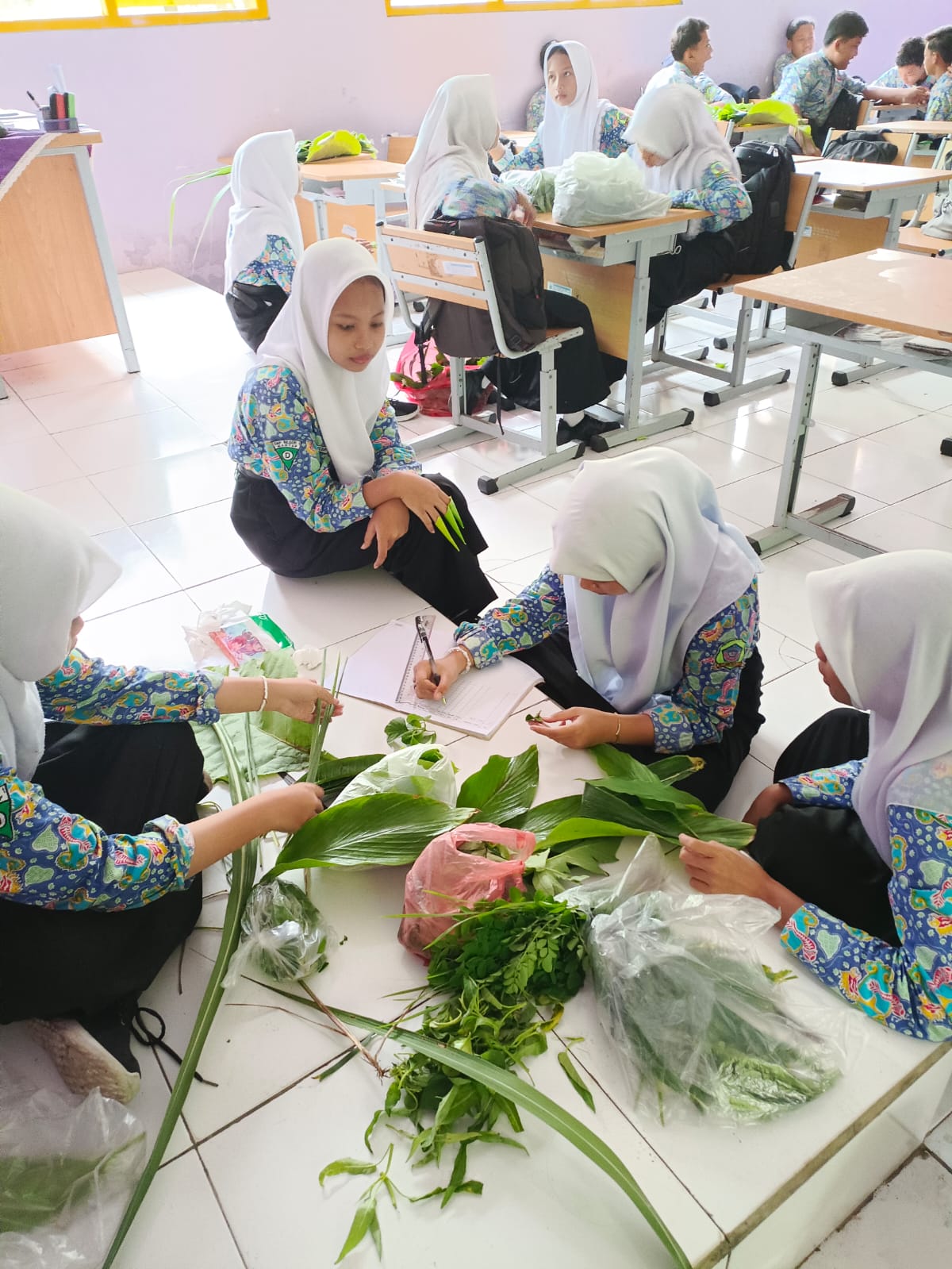 Praktikum, Cara Seru Siswa SMP Negeri 1 Mantup Memahami Pelajaran