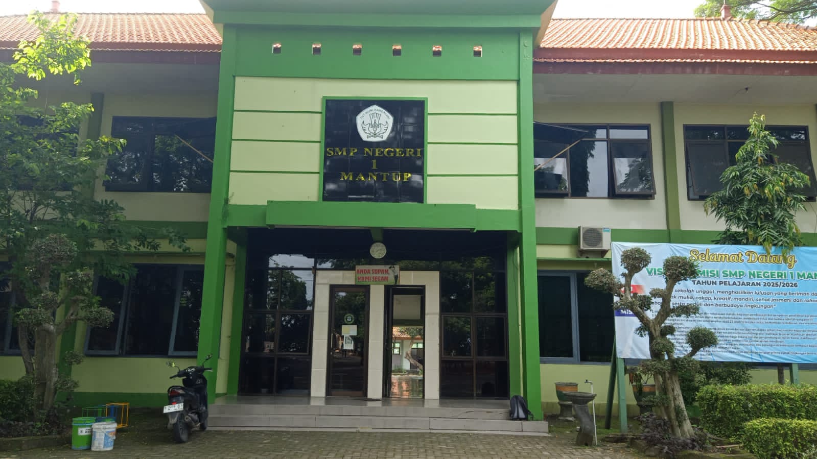 SMP NEGERI 1 MANTUP